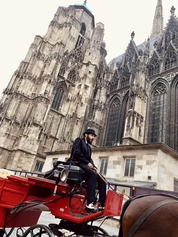 horse drawn carriages near the Cathedral