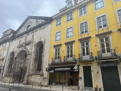 On the way to Lisbon Cathedral